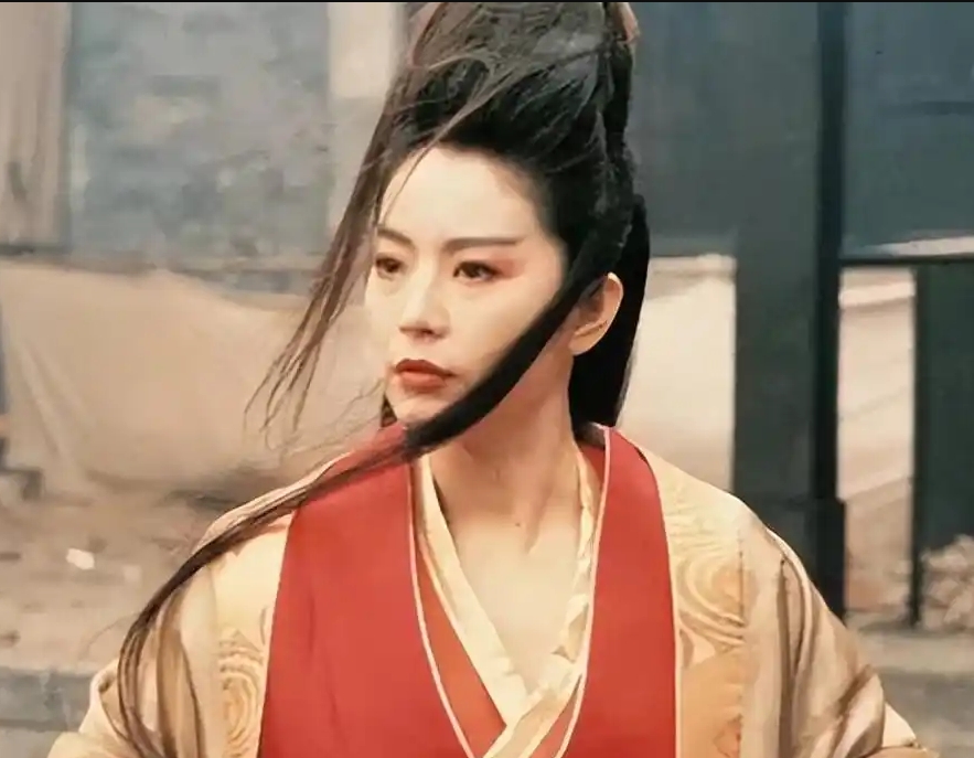 东方不败是男还是女？